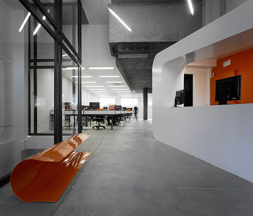 dinahosting-offices-by-o-antidoto-1 dinahosting-offices-by-o-antidoto-1