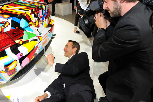 BMW-Art-Car-von-Jeff-Koons-12
