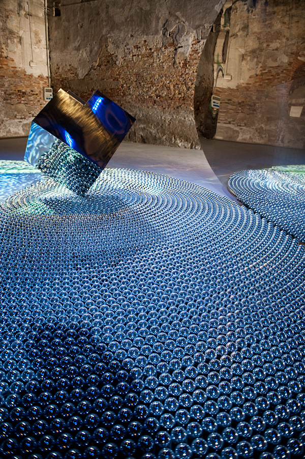 La-Biennale-di-Venezia-2011-17 Raja und Shadia Alem - The Black Arch