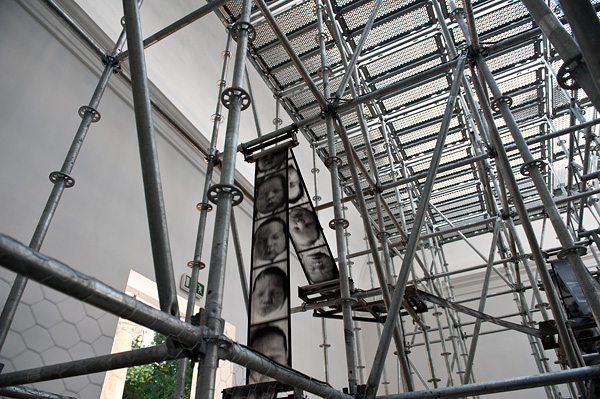 La-Biennale-di-Venezia-2011-28 Christian Boltanski - CHANCE