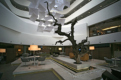 Thumbnail image for Radisson Hotel Lobby von Tanju Özelgin