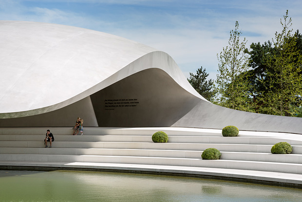 Porsche Pavillon at Autostadt Wolfsburg by Henn Architekten Porsche Pavillon at Autostadt Wolfsburg by Henn Architekten