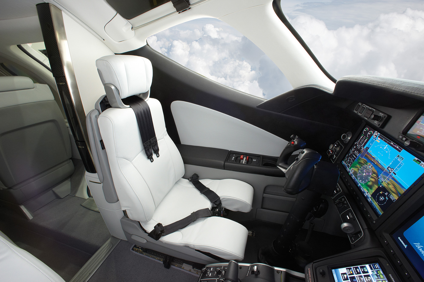 hondajet-05-cockpit