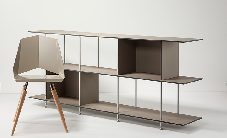 oxit_regal_fenix_taupe_stuhl