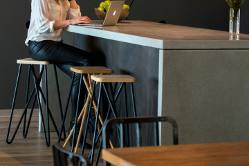 tisch-leuchte-hocker-design