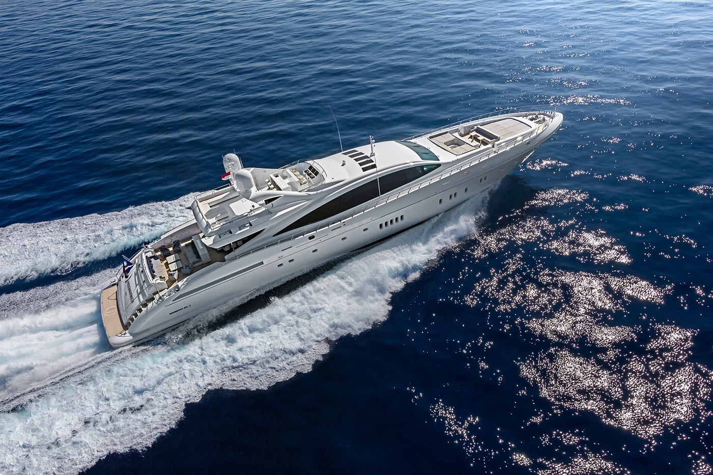 MANGUSTA-165-E-MOONRAKER-02