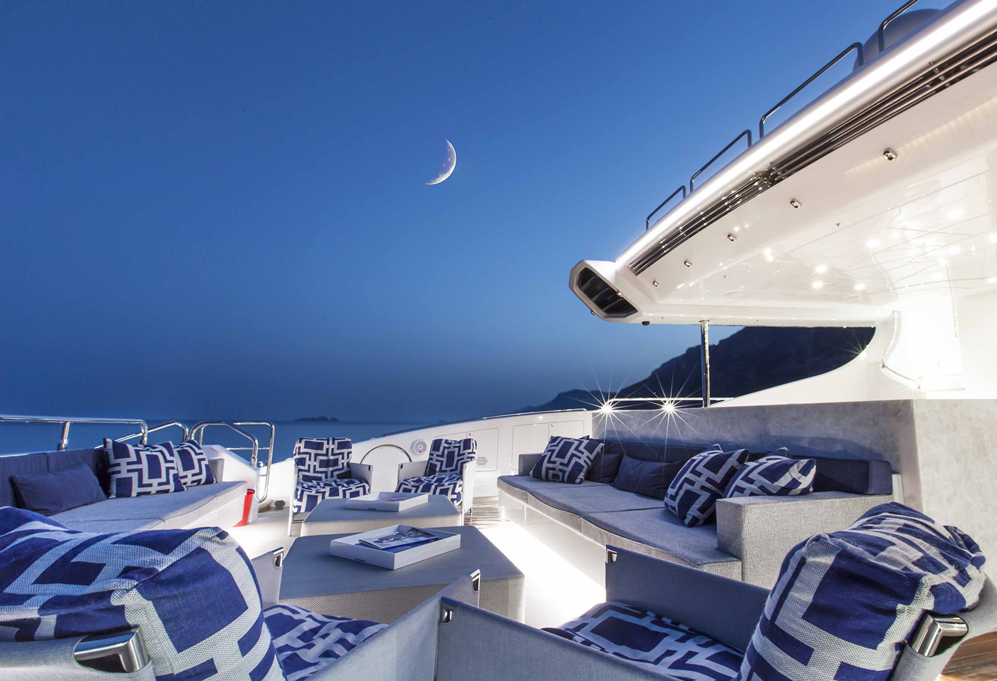 MANGUSTA-165-E-MOONRAKER-04